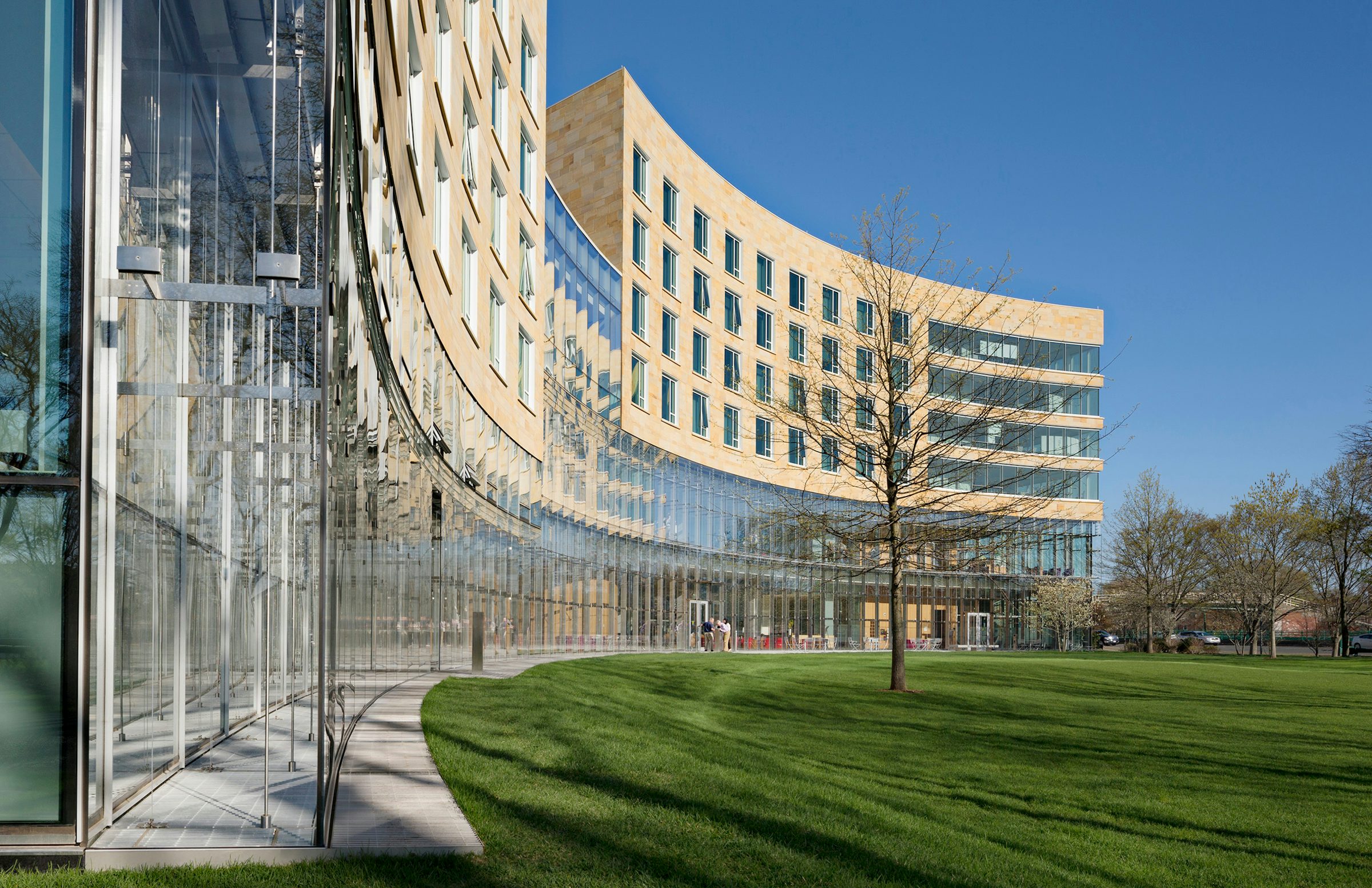 A Double Skin Facade System: Transparency in the Age of Building Energy Use  Reduction